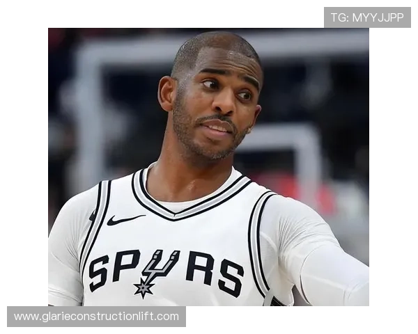 朱·霍勒迪在挡拆中比克里斯·保罗更能拉开空间